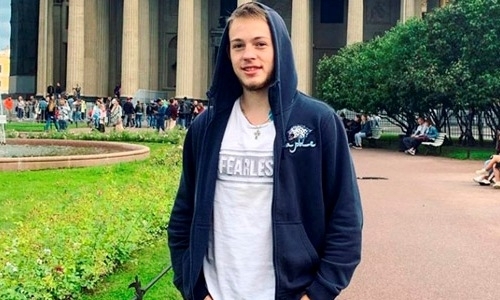 «Обязательно уделите время». Хоккеист «Барыса» назвал три фильма к просмотру на время карантина