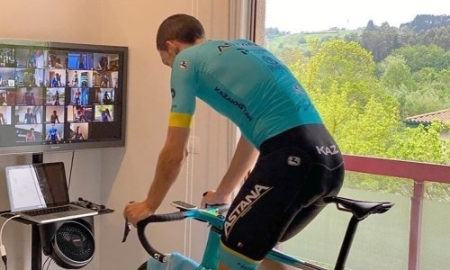 Гонщик «Астаны» попал на пьедестал второго этапа виртуального «Джиро д’Италия»