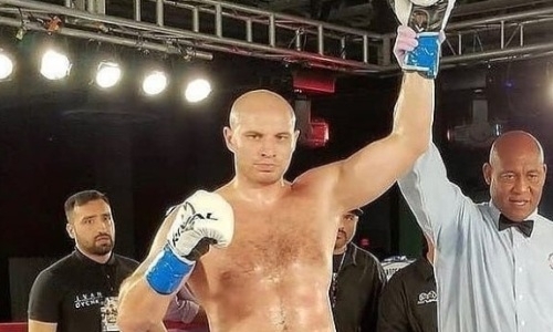 Иван Дычко уверенно победил российского чемпиона WBC. Пока только в «фэнтези»