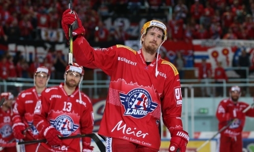 «Оказался с пустыми руками». Чемпион мира вместо перехода в «Барыс» остался без контракта