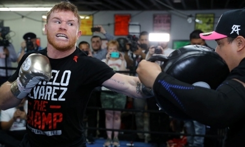 «Смертоносные удары». «Канело» готовится сломать ребра Головкину. Видео