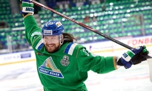 «Металлург» после поражения «Барысу» предложил солидную сумму защитнику «Салавата Юлаева»