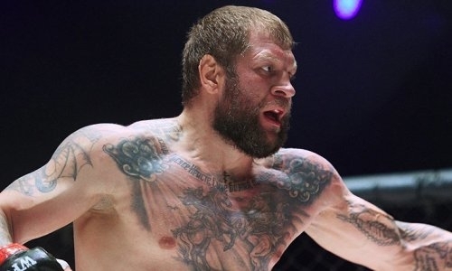 «Когда не было пандемии». Российский боец сообщил о контракте на бой с Александром Емельяненко