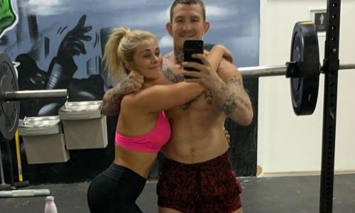 «Иногда все происходило немного дико». Муж красотки из UFC раскрыл правду о серии голых фото