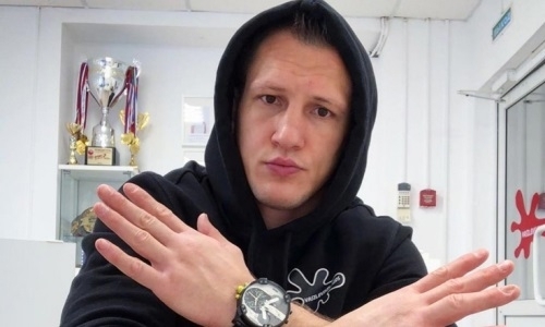 «Чуть в штаны не наложил». Боец MMA высмеял угрозы известного телеведущего в адрес Уткина. Видео