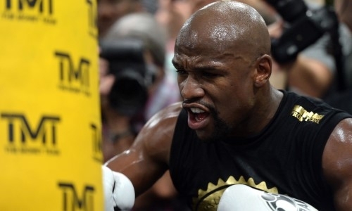 «Я бы побил пикового Флойда Мэйвезера». Объединенный чемпион мира выступил с громким заявлением