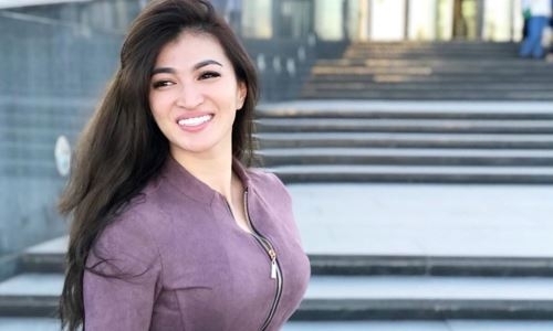 «Ответка соседям». Казахстанская спортсменка восхитила вокальными данными. Видео