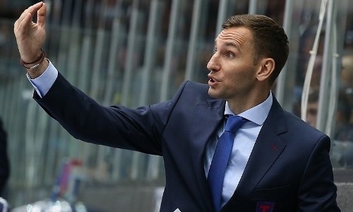 Экс-игрока «Барыса» официально не будет на посту главного тренера казахстанского клуба