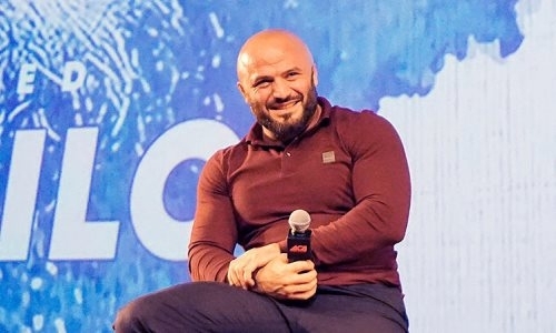 «Не лезь в мужские дела!» Следующий соперник Емельяненко жестко ответил звезде сериала «Реальные пацаны»