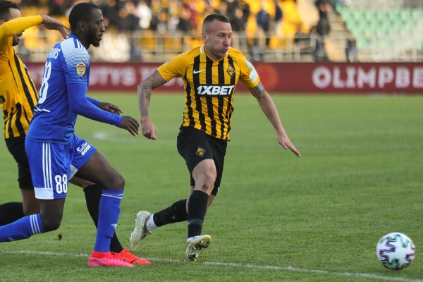 «Золотой ребенок», «Горец», «Семейка Аддамс» и даже Бенджамин Баттон с Фигаро. КПЛ пополнили новые футболисты, которым самое место в кино