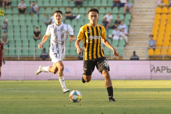 «Золотой ребенок», «Горец», «Семейка Аддамс» и даже Бенджамин Баттон с Фигаро. КПЛ пополнили новые футболисты, которым самое место в кино