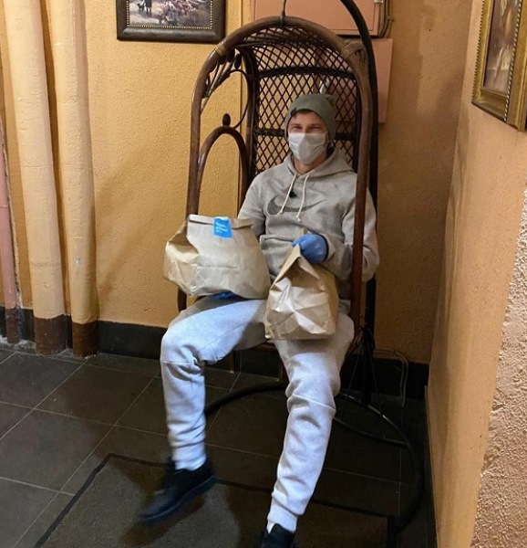 Бывший звездный футболист «Кайрата» стал курьером и пожаловался на жизнь