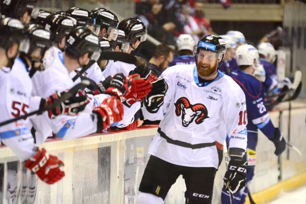 «Решение освободиться от меня в „Барысе“ приняли легко». Культурный шок в Казахстане, сложная еда, как положить конец коронавирусу — откровения канадца