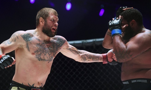 «Управился бы за три раунда». Емельяненко пообещали нокаутировать в реванше