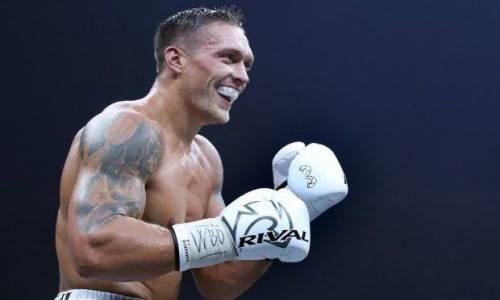 Усик жестко отреагировал на критику и нокаутировал «диванного эксперта». Видео