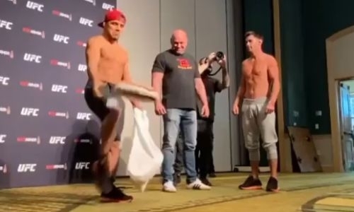 Сехудо устроил эффектный перфоманс на дуэли взглядов перед турниром UFC. Видео