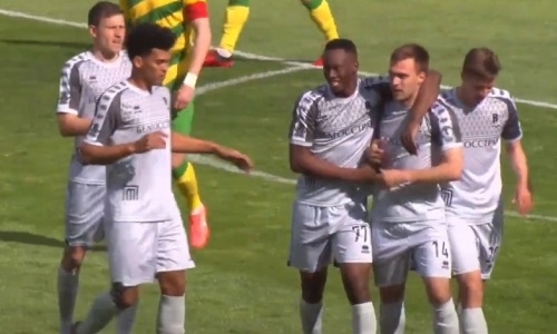 Казахстанский футболист за 15 минут забил гол и отдал передачу в зарубежном чемпионате