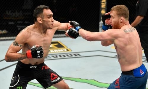 Видео нокаута, или Как Фергюсон неожиданно проиграл Гэтжи в бою за титул UFC