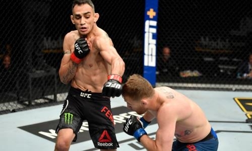 Видео боя Тони Фергюсон — Джастин Гэтжи за титул чемпиона UFC с удивительным исходом