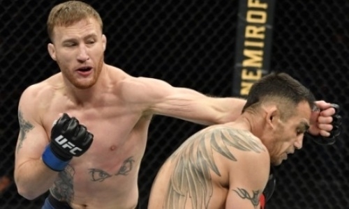 Видео полного боя Тони Фергюсон — Джастин Гэтжи за титул чемпиона UFC