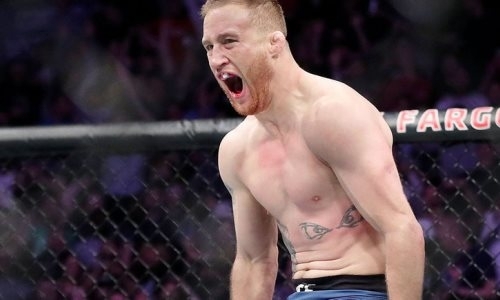 Гэтжи выбросил пояс «временного» чемпиона UFC после досрочной победы над Фергюсоном. Видео