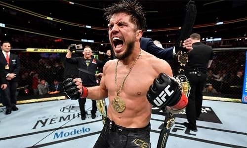 Чемпион UFC неожиданно объявил о завершении карьеры после яркой защиты титула 