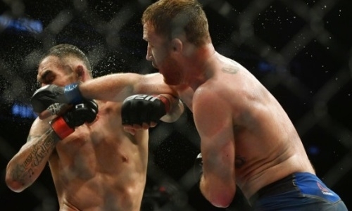 Видео лучших моментов боя UFC 249 Тони Фергюсон — Джастин Гэтжи