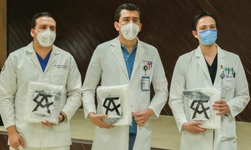 «У него большое сердце». «Канело» помог врачам в борьбе с коронавирусом. Фотофакт