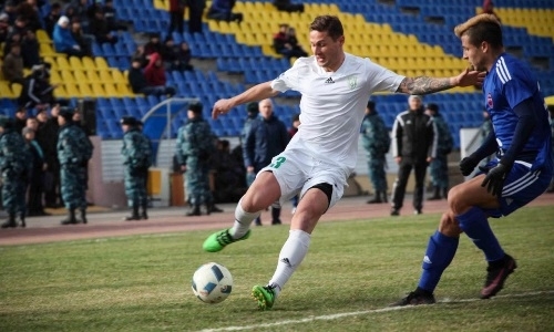 Экс-футболист «Атырау» находится на больничном с пневмонией. В его клубе два случая коронавируса