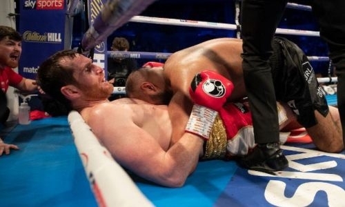 Укусивший соперника за живот боксер решил встретиться с Тайсоном