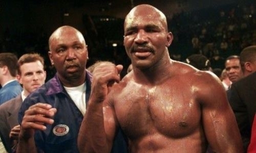 «Должен был напарить его». Холифилд назвал боксера, из-за которого завершил карьеру