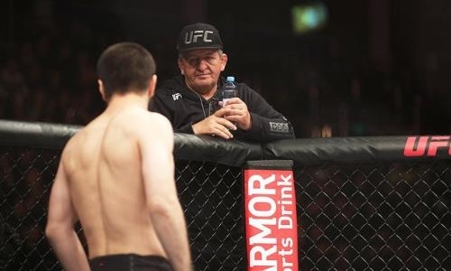 «Он двигается и говорит». Появились позитивные новости о состоянии отца Нурмагомедова