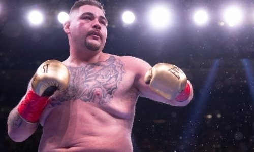 Перешедший к тренеру «Канело» Энди Руис удивил фанатов и надумал дотренироваться до кубиков пресса. Видео