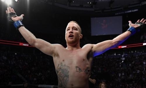 Джастина Гэтжи после нокаута Фергюсона назвали королевой бала на выпускном