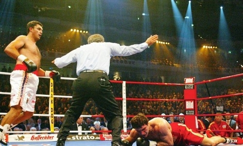 Украинское СМИ вспомнило разгромное поражение Владимира Кличко, без которого он не стал бы великим. Видео