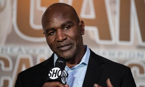 Холифилд назвал человека, которому он посвящает возвращение в ринг