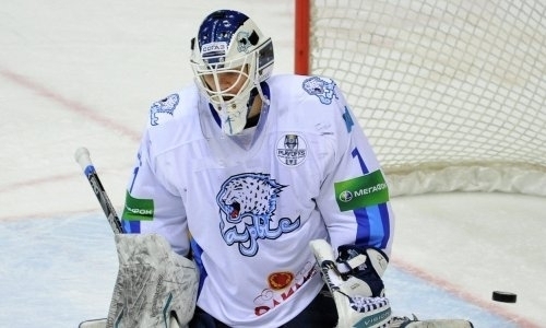 «Такое наблюдается в НХЛ». Кудрявцеву озвучили шансы выиграть конкуренцию в «Барысе» у Карлссона