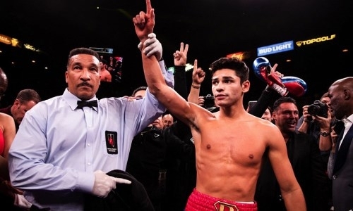 «Я попытаюсь стать лучшим боксером за всю историю». «Новый „Канело“» намерен побить рекорд Мэйвезера