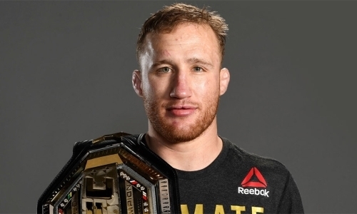 «Смогу бить его как грузовик». Обладатель титула UFC рассказал о плане на бой с Нурмагомедовым