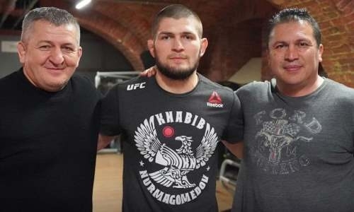 «Впервые в жизни прошу». Тренер Хабиба обратился с трогательной молитвой к богу по поводу его отца