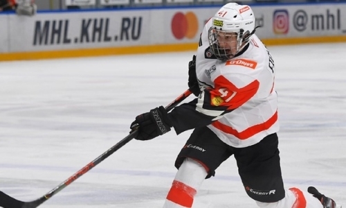 Принципиальный соперник «Барыса» подписал контракт с 17-летним защитником