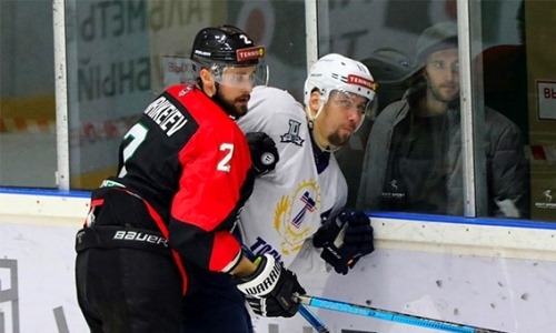 Казахстанский клуб ВХЛ подписал российского защитника