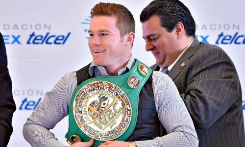 «Головкин запятнал наследие «Канело». Президента WBC раскритиковали за поддержку мексиканской звезды