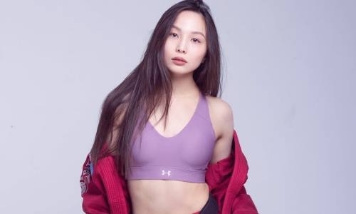 «Очаровательная и опасная». Казахстанская спортсменка с модельной внешностью поразила украинское СМИ. Фото