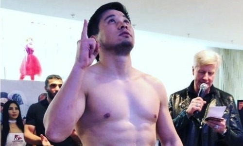 Объявлена точная дата боя непобежденного казахстанского боксера против камерунца в России