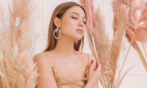 Внезапный звук не помешал спортсменке из Казахстана покорить поклонников своим сексуальным видео