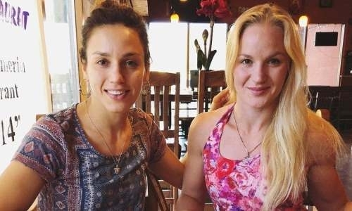 Сестра чемпионки UFC опубликовала фото своего лица после 45 пропущенных ударов в голову