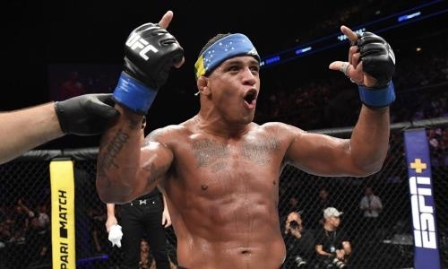 «Парни, которые составляют рейтинг, не валяют дурака». Бразильский боец после победы над Вудли бросил вызов чемпиону UFC