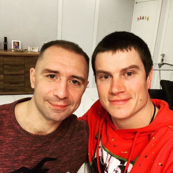 «Передает вам спасибо, что помните». Савченко встретился с экс-игроком «Барыса» и сборной Казахстана