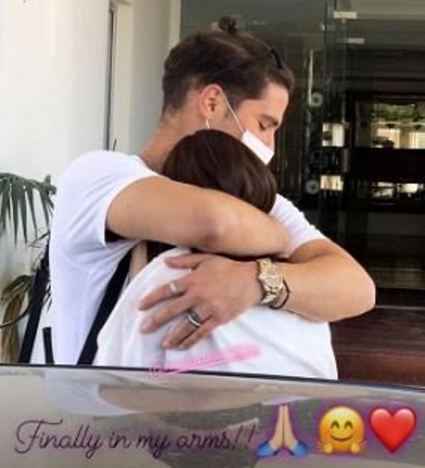 «Наконец-то в моих руках!». Забивной легионер «Астаны» покинул Казахстан. Фото